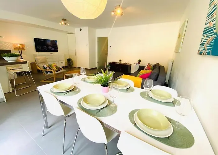 Airy And Spacious 3 Bedroom W Terrace&parking Apartment