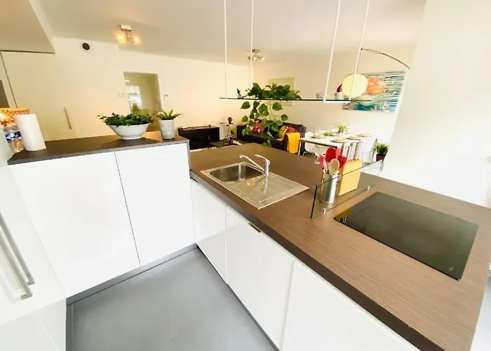 Airy And Spacious 3 Bedroom W Terrace&parking Appartement *